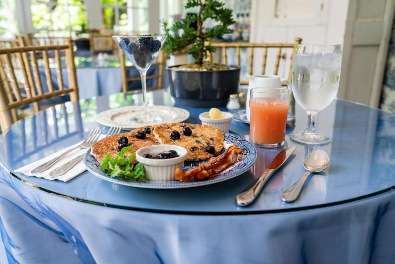 Bluefield Inn, A Select Registry Propery Экстерьер фото