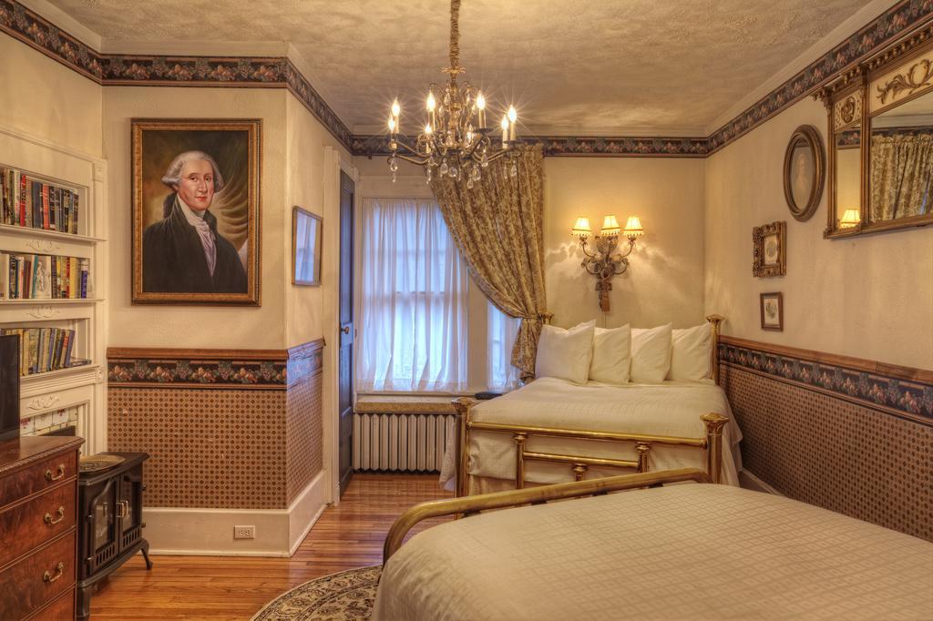 Bluefield Inn, A Select Registry Propery Номер фото