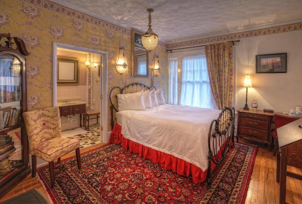 Bluefield Inn, A Select Registry Propery Экстерьер фото
